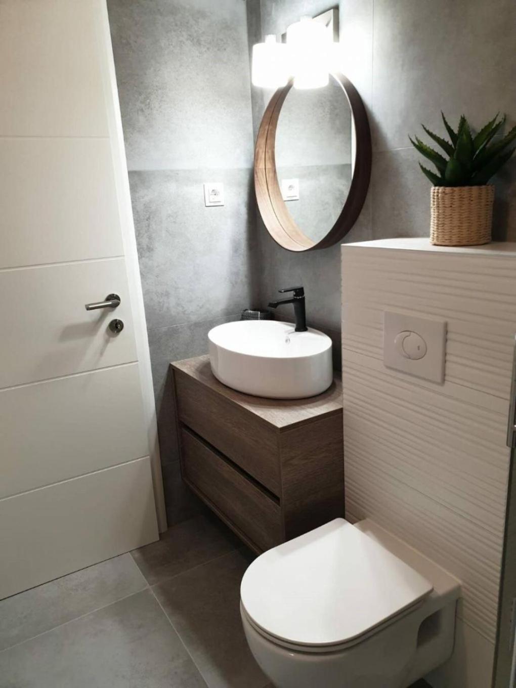 Apartments The View - Close To The Beach & Parking โตรกีร์ ภายนอก รูปภาพ